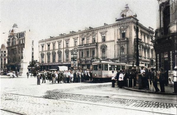 Tramvai linia 15 pe str. Academiei.jpg