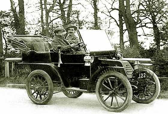 cu frana disc  1902_Gladiator_12HP_Tonneau.jpg