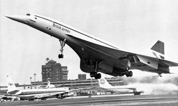 21 ianuarie 1976 doua avioane Concorde.jpg